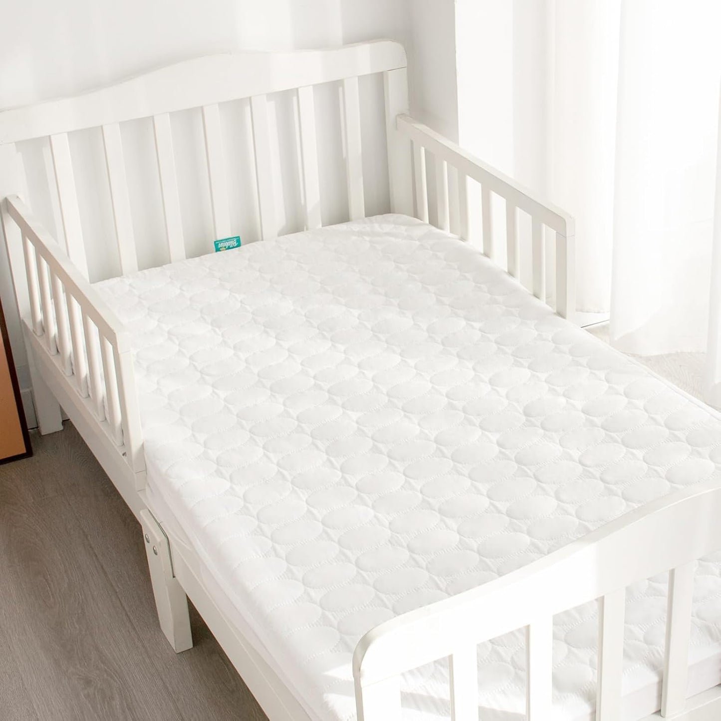 Crib Mattress Protector Pad Waterproof, Toddler Waterproof Crib Mattress Protector Cover, Machine Washable & Dryer Fit Toddler Bed Mattress Protector (Standard Size 52” X 28”), White